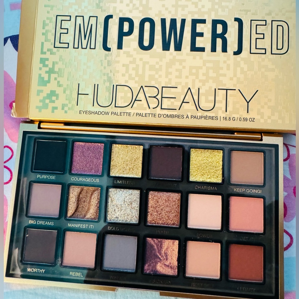 BINB HUDA BEAUTY EMPOWERED EYESHADOW PALETTE - Picture 1 of 3